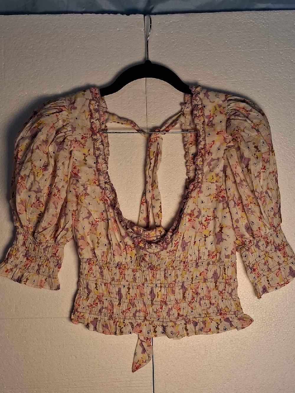 NWT Urban Outfitters Floral May Smocked Puff-Sleeve Cropped Top